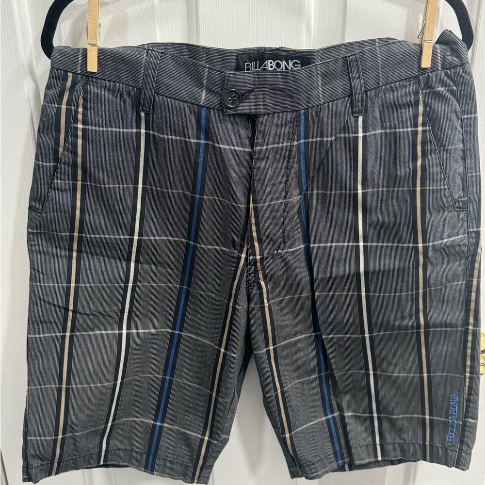 Billabong Men's Black and Blue Plaid Shorts Sz 33